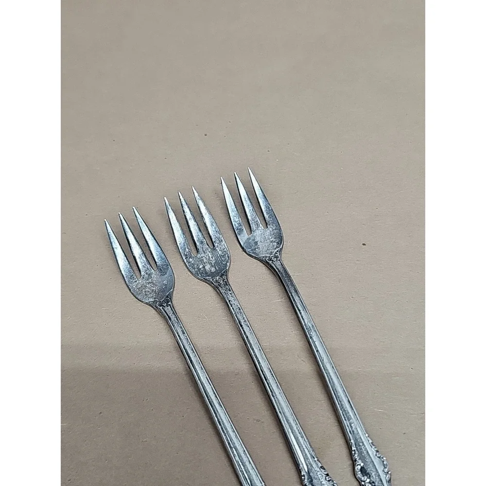 Wm. Rogers‎ Mfg 3 VTG Reflection Silverplate Cocktail Forks 5.5
